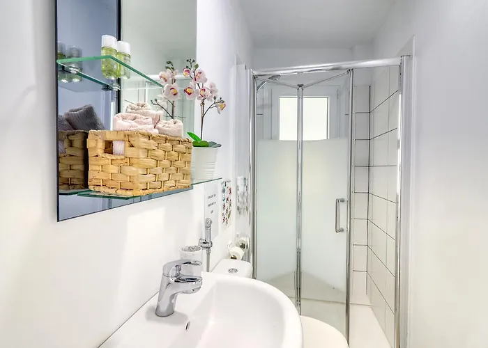 Modern With Private Parking & Ocean View & Coffee Corner Διαμέρισμα